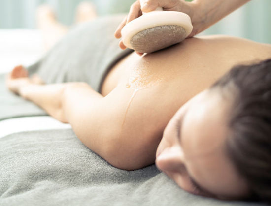 Bild von Kräuterstempelmassage